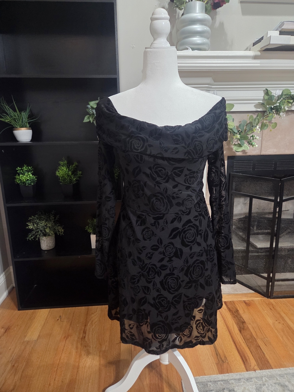 wild fable Black Floral Velvet Burnout Off-Shoulder Long Sleeve Dress